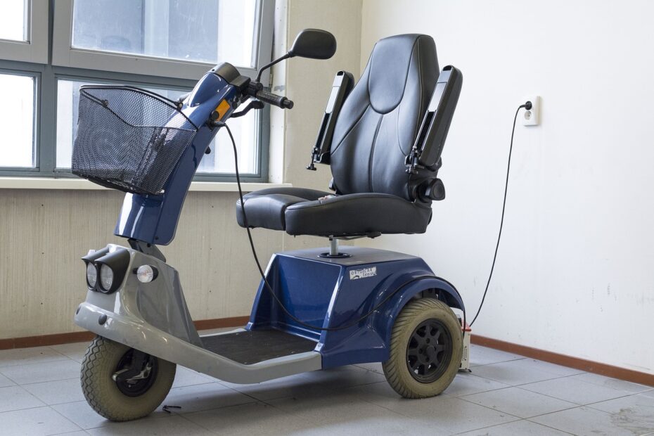 Mobilitetsscooter lader op